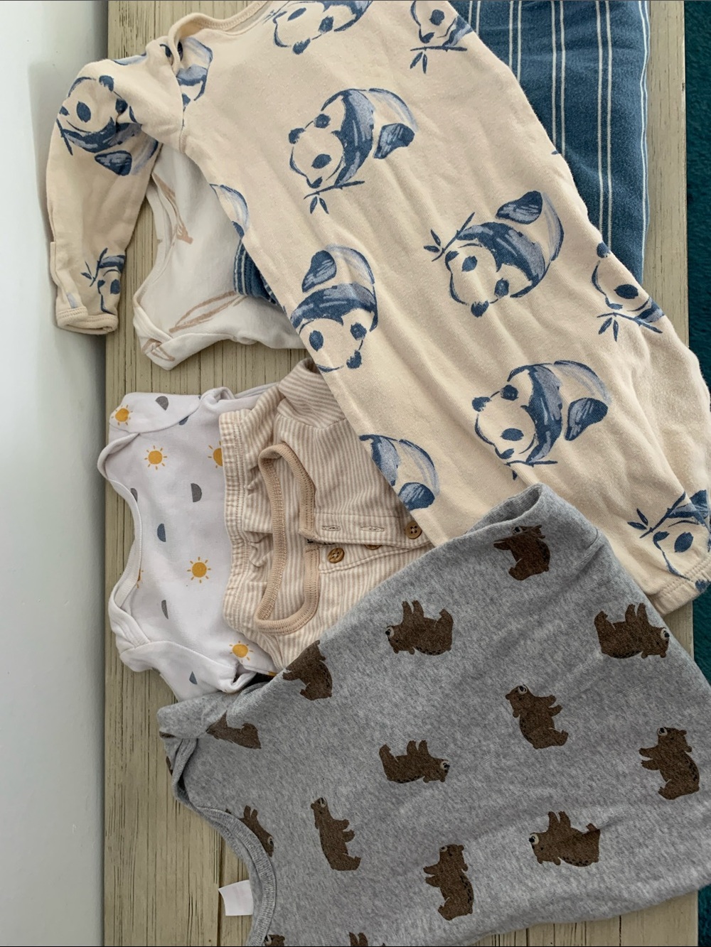 EUC Lot of 6 Newborn Beige and Blue Print Sleep Gowns